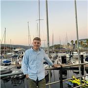 Antes de mudarme a España era profesor de inglés como segunda lengua para inmigrantes y refugiados de los Estados Unidos.